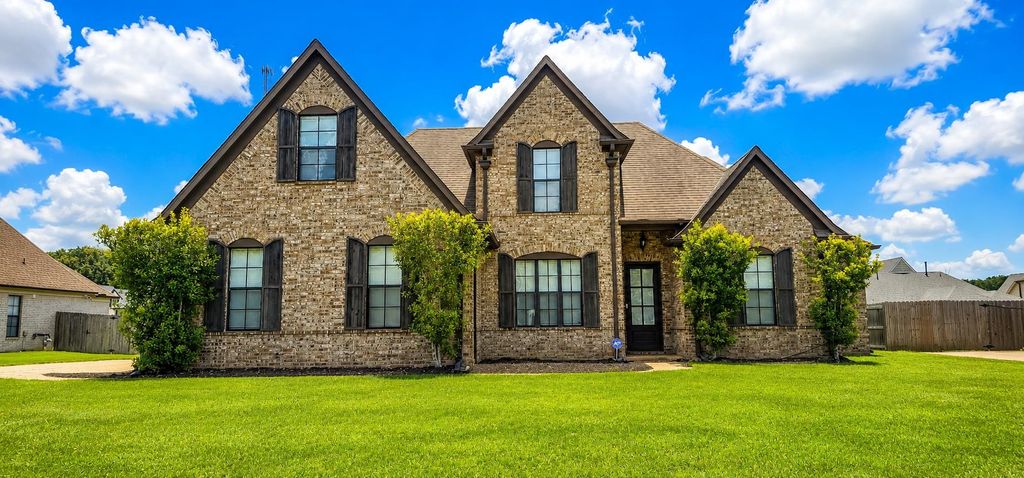345 RIVERDALE DR, Oakland, TN 38060