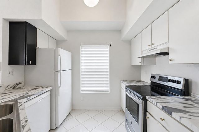 10436 WHITE LAKE COURT 10436, Tampa, FL 33626