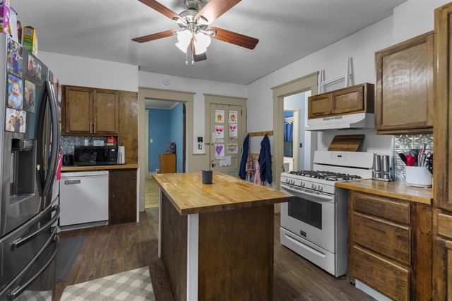 142 S West Street, Hillsdale, MI 49242