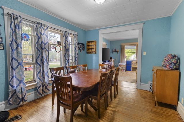 142 S West Street, Hillsdale, MI 49242