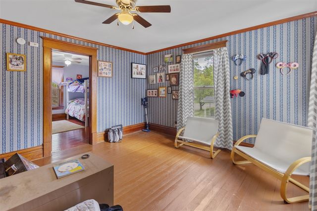 142 S West Street, Hillsdale, MI 49242