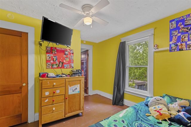142 S West Street, Hillsdale, MI 49242