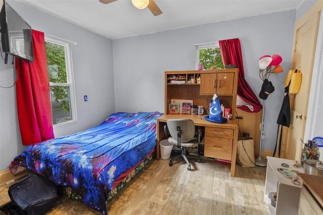 142 S West Street, Hillsdale, MI 49242