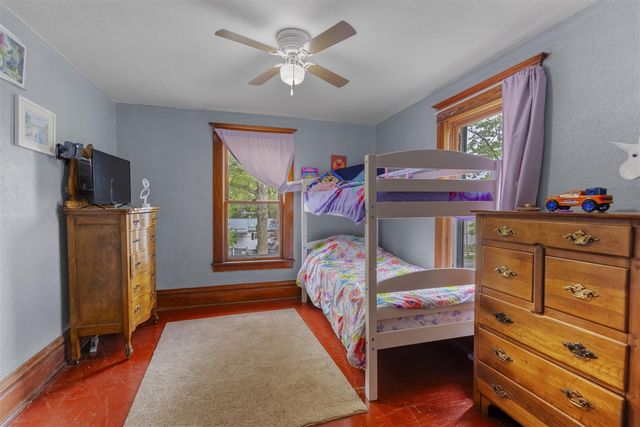 142 S West Street, Hillsdale, MI 49242