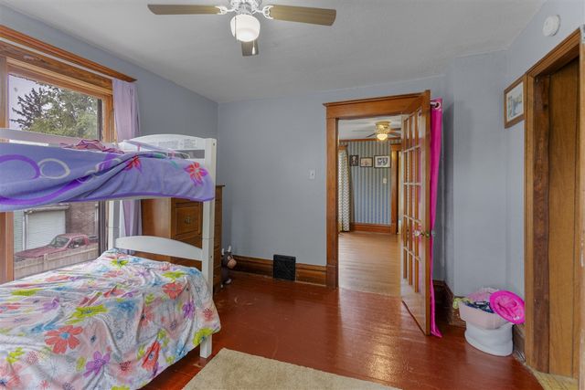 142 S West Street, Hillsdale, MI 49242