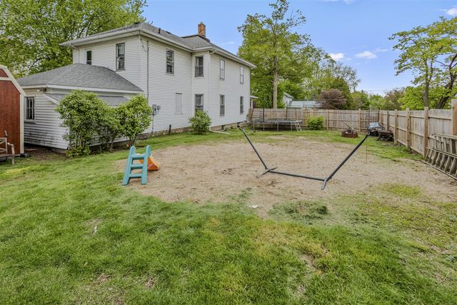 142 S West Street, Hillsdale, MI 49242