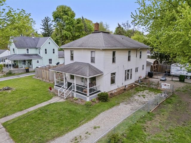 142 S West Street, Hillsdale, MI 49242