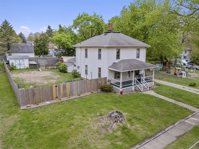 142 S West Street, Hillsdale, MI 49242