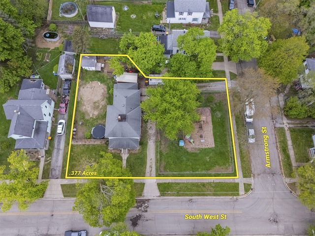 142 S West Street, Hillsdale, MI 49242
