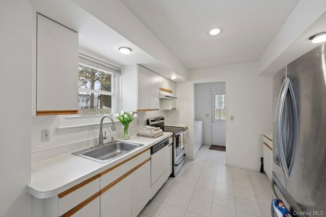 21 Apple Blossom Lane, East Patchogue, NY 11772