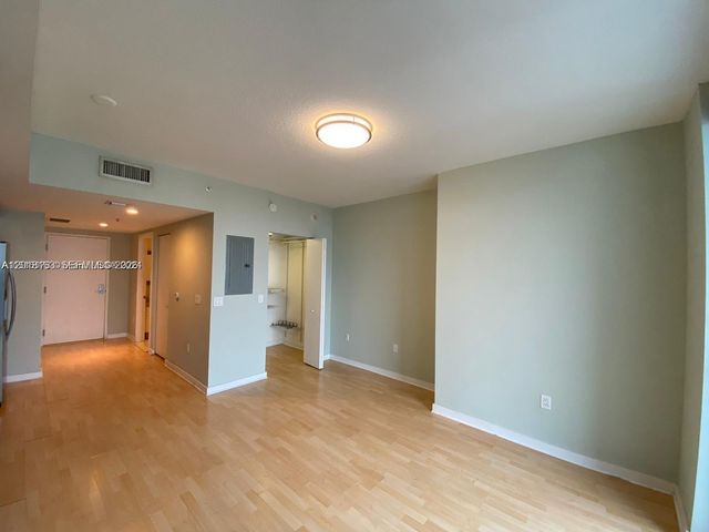 185 SW 7th St 3306, Miami, FL 33130