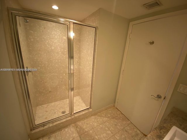 185 SW 7th St 3306, Miami, FL 33130