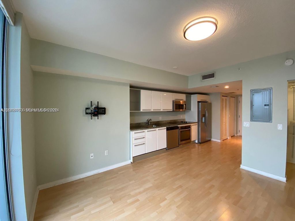 185 SW 7th St 3306, Miami, FL 33130