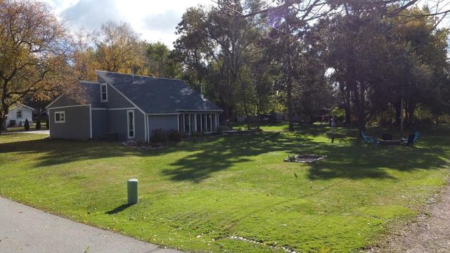 W7555 Ethelyn DRIVE, Delavan, WI 53115
