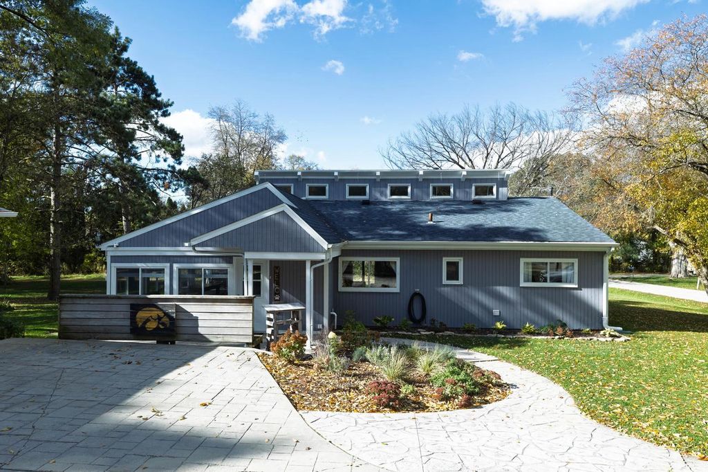 W7555 Ethelyn DRIVE, Delavan, WI 53115