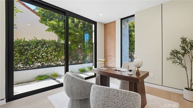 813 N Genesee, Los Angeles, CA 90046