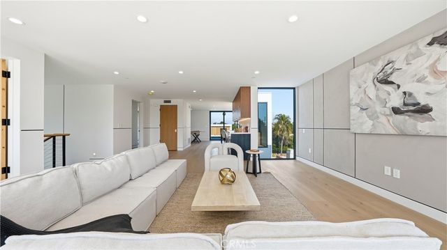 813 N Genesee, Los Angeles, CA 90046