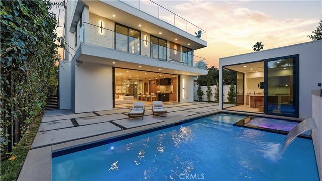 813 N Genesee, Los Angeles, CA 90046