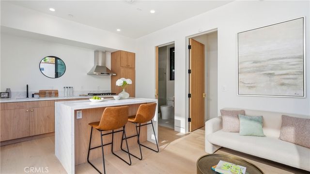 813 N Genesee, Los Angeles, CA 90046