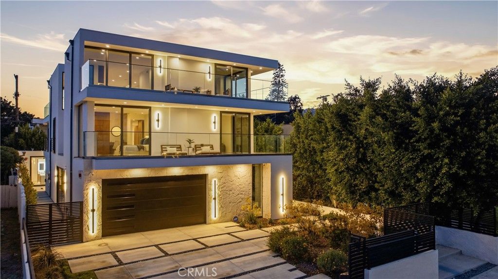 813 N Genesee, Los Angeles, CA 90046