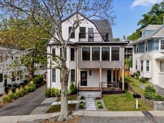 37-39 Paul St 39, Watertown, MA 02472