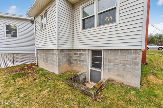 71 County Route 75, Stillwater, NY 12118