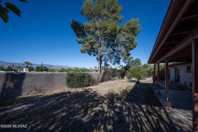 7749 E Pima Street, Tucson, AZ 85715