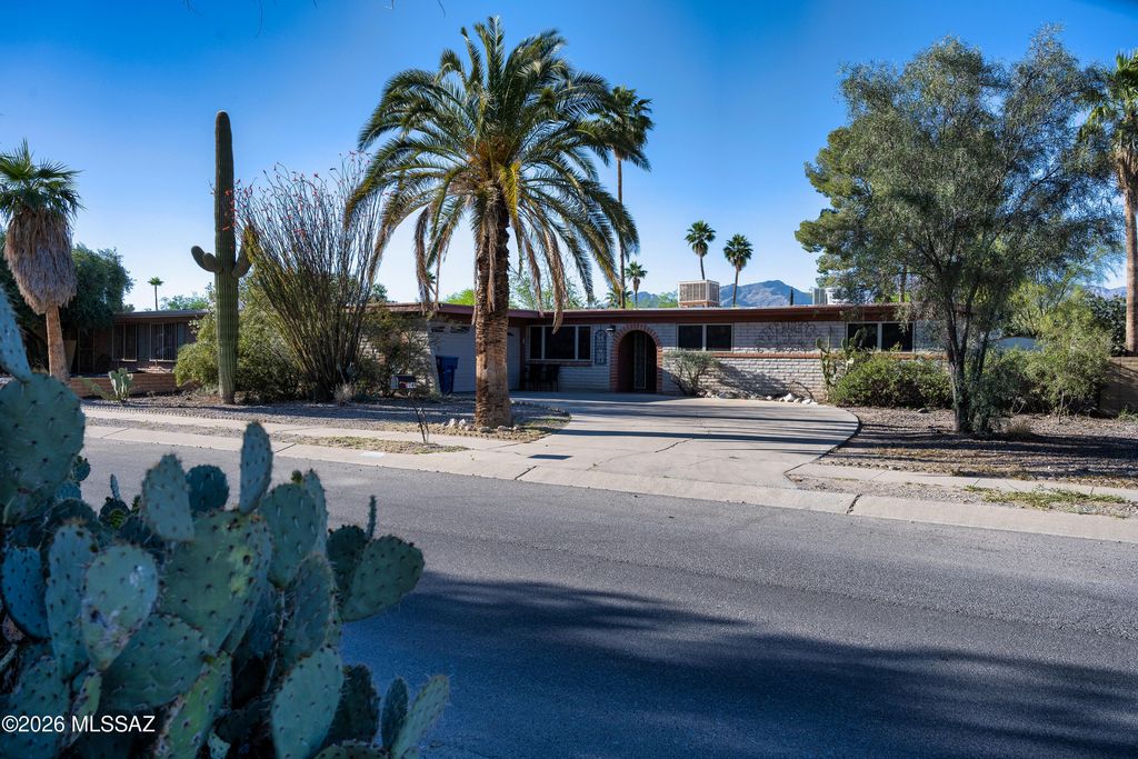 7749 E Pima Street, Tucson, AZ 85715