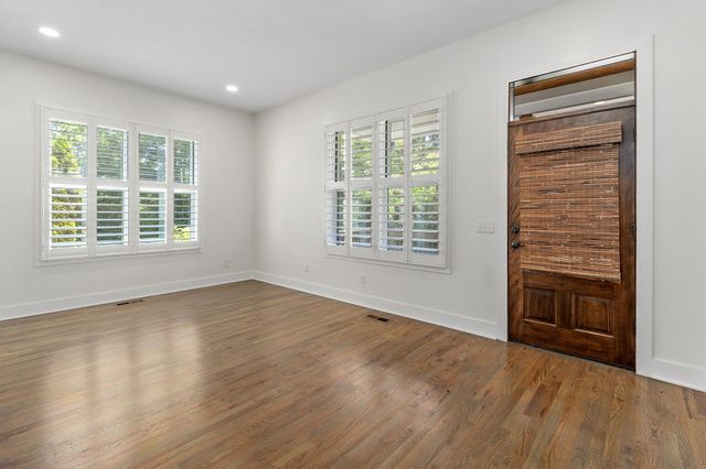 5685 Lee Avenue, Chattanooga, TN 37409