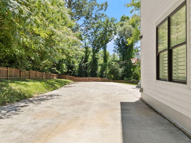 5685 Lee Avenue, Chattanooga, TN 37409