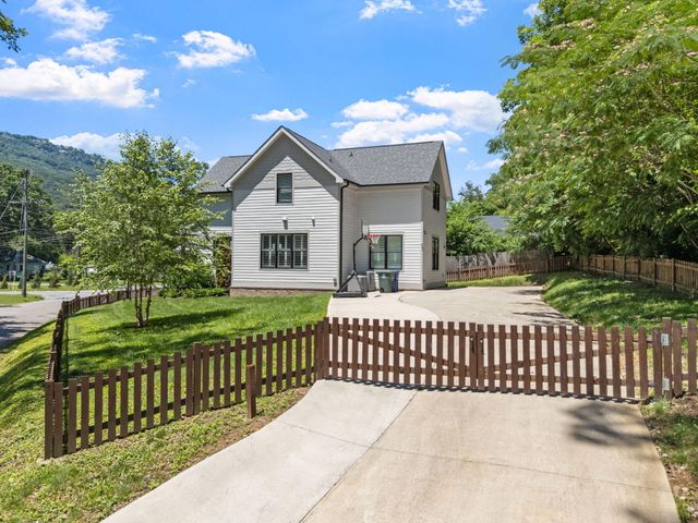 5685 Lee Avenue, Chattanooga, TN 37409