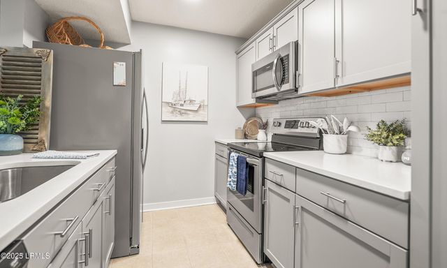 2 Harbor Dr N Unit L111, Harbor Island, SC 29920