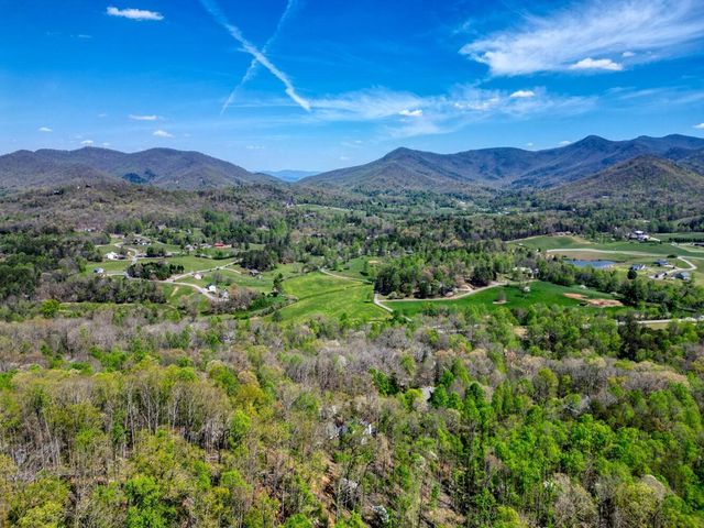 315 Wildwood Brook, Blairsville, GA 30512