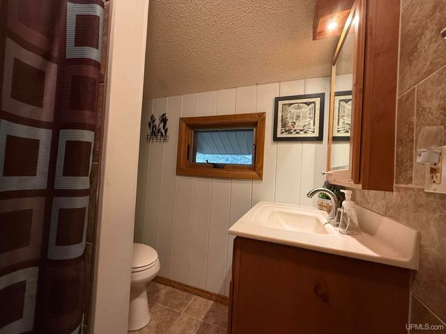 11587 N Black River Road, Bessemer, MI 49911