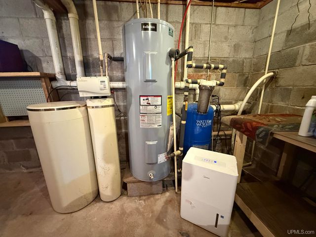 11587 N Black River Road, Bessemer, MI 49911