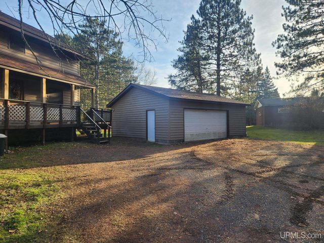 11587 N Black River Road, Bessemer, MI 49911