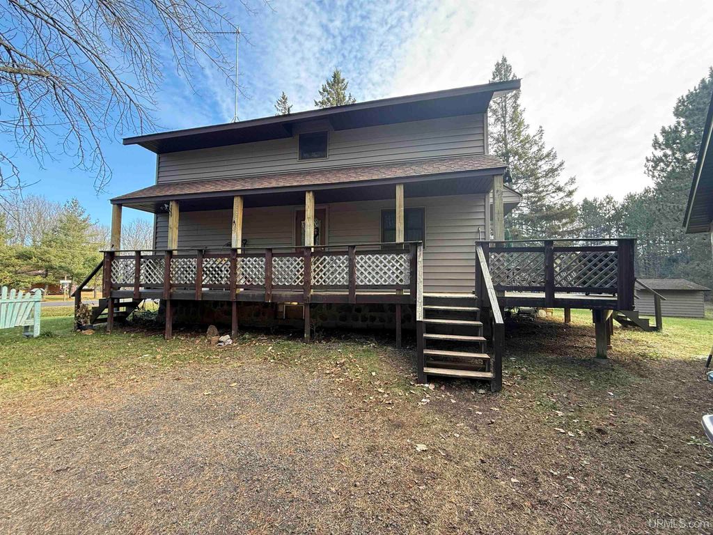 11587 N Black River Road, Bessemer, MI 49911