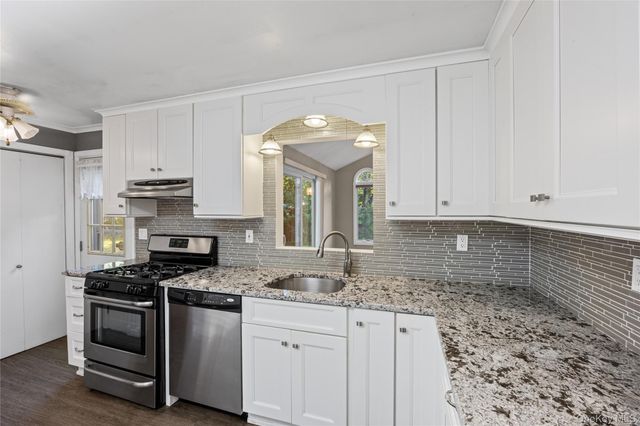 797 Waverly Avenue, Holtsville, NY 11742