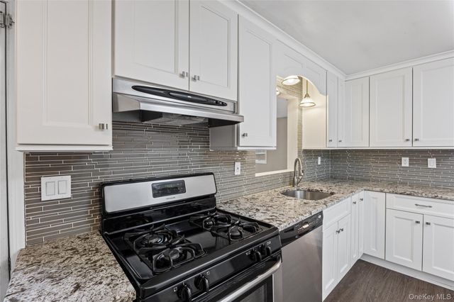 797 Waverly Avenue, Holtsville, NY 11742