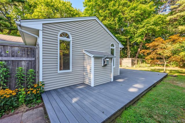 797 Waverly Avenue, Holtsville, NY 11742