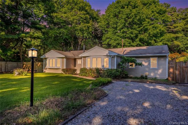 797 Waverly Avenue, Holtsville, NY 11742