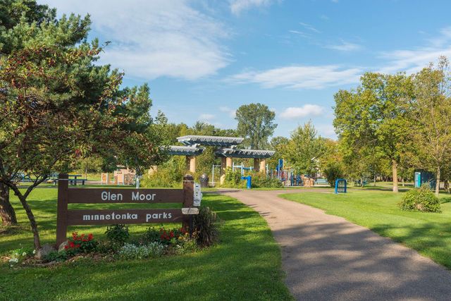 5629 N Glen Moor Road, Minnetonka, MN 55345