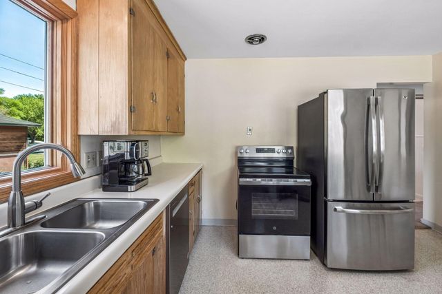 5629 N Glen Moor Road, Minnetonka, MN 55345