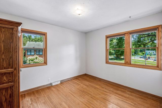 5629 N Glen Moor Road, Minnetonka, MN 55345