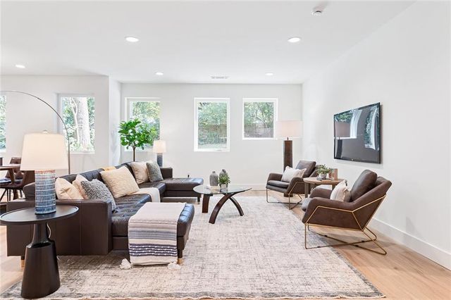1205 Holly Street NW, Atlanta, GA 30318