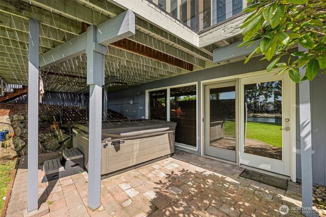 9138 Edgewater Drive SW, Lakewood, WA 98499