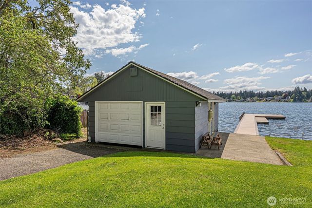 9138 Edgewater Drive SW, Lakewood, WA 98499
