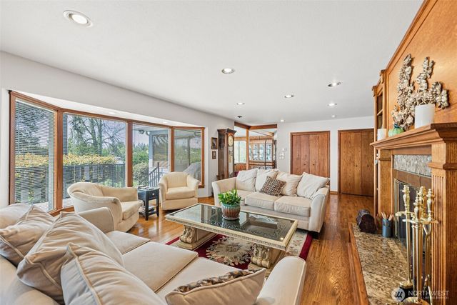 9138 Edgewater Drive SW, Lakewood, WA 98499