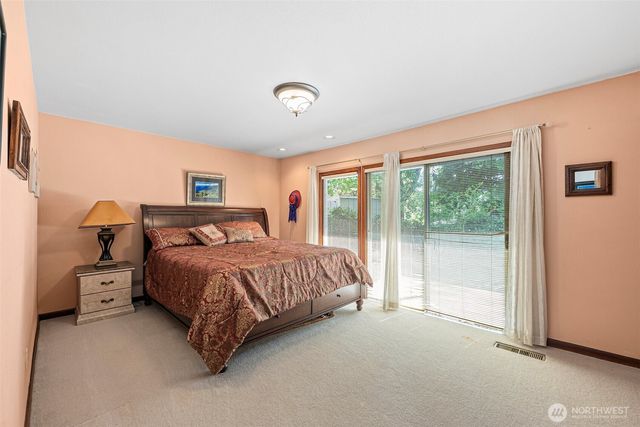 9138 Edgewater Drive SW, Lakewood, WA 98499