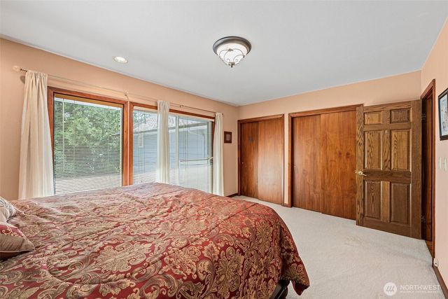 9138 Edgewater Drive SW, Lakewood, WA 98499
